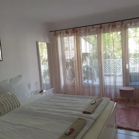 Simay Apartament Balatonalmádi